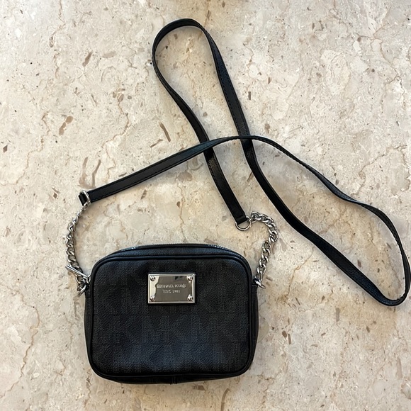 Michael Kors Handbags - EUC Michael Kors Signature Logo MK Canvas Crossbody Bag